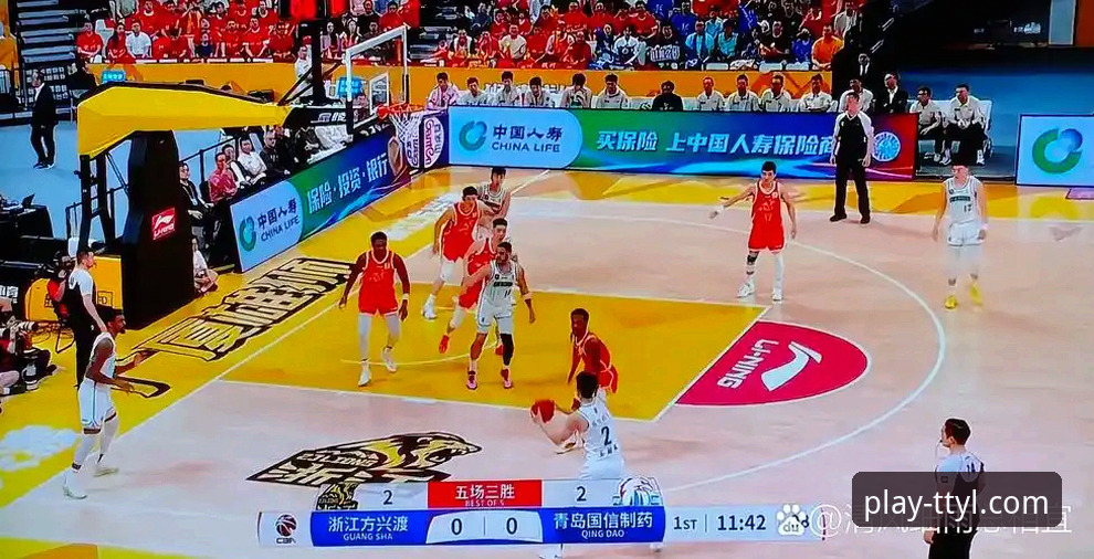 CBA焦点战最新动态：皮特森38分率福建逆转，北京连胜终结